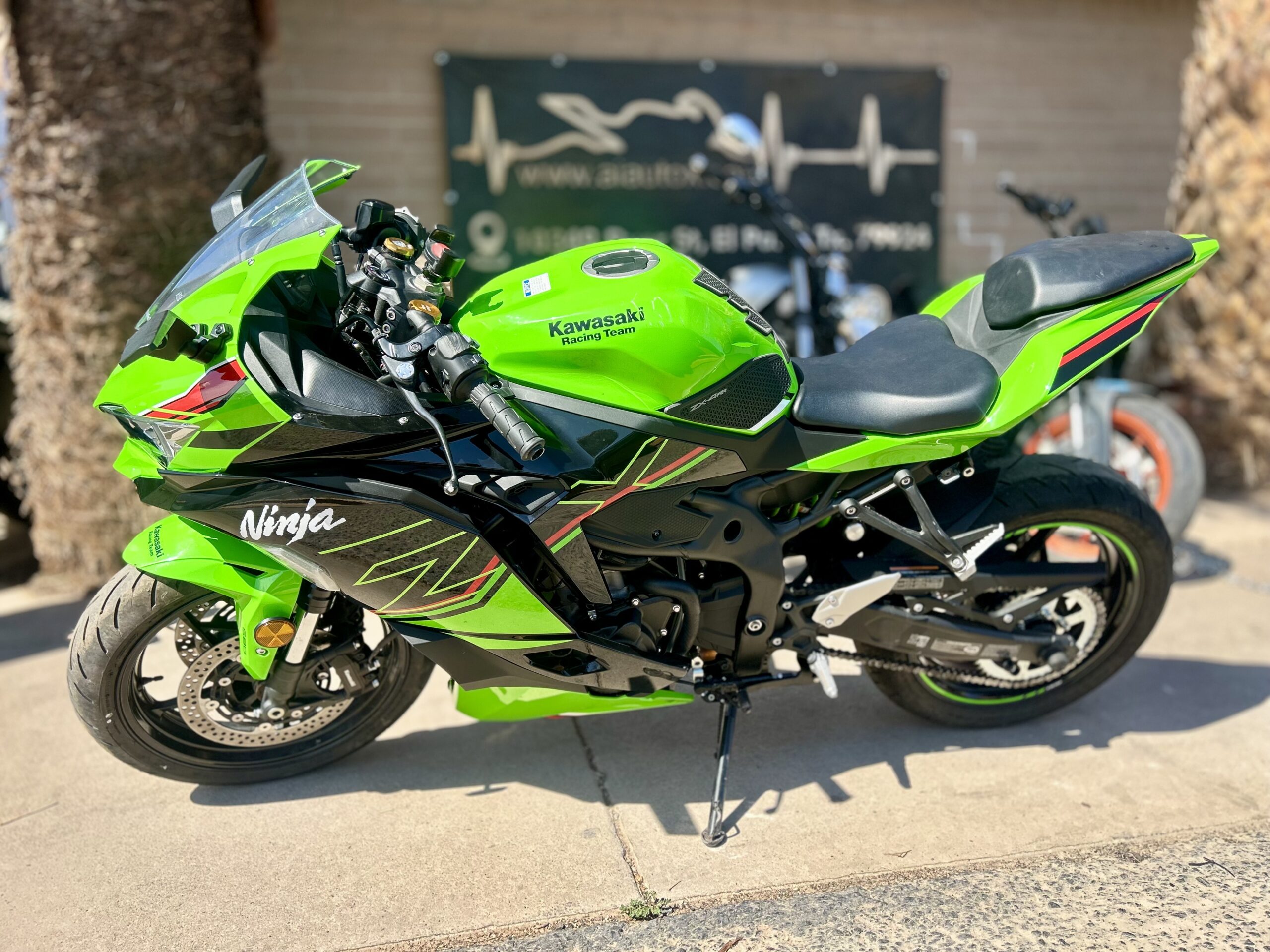 オープニング 大放出セール V#A34702 MI 2,930 $9,995 ZX-4RR KAWASAKI 2025 – Exchange Auto Ai テープ・マスキングテープ